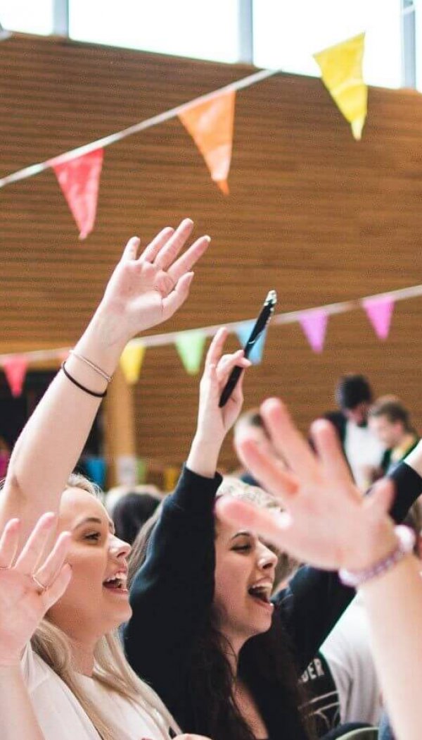 Alloverall glada studenter